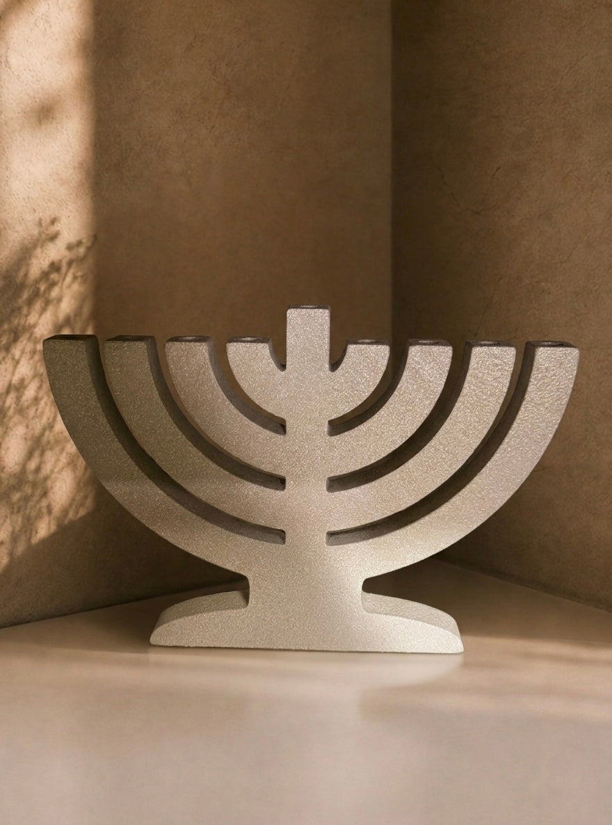 חנוכיית מנורה, חנוכיות מבטון בעבודת יד, HILUNA