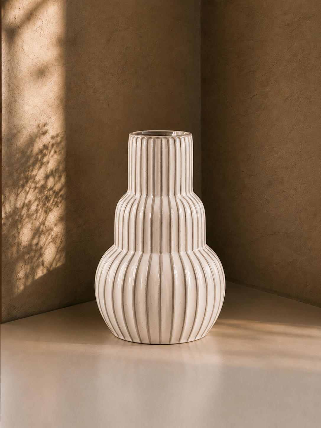 אגרטל קרמיקה RIBBED BLANC, אגרטלים בעבודת יד, HILUNA